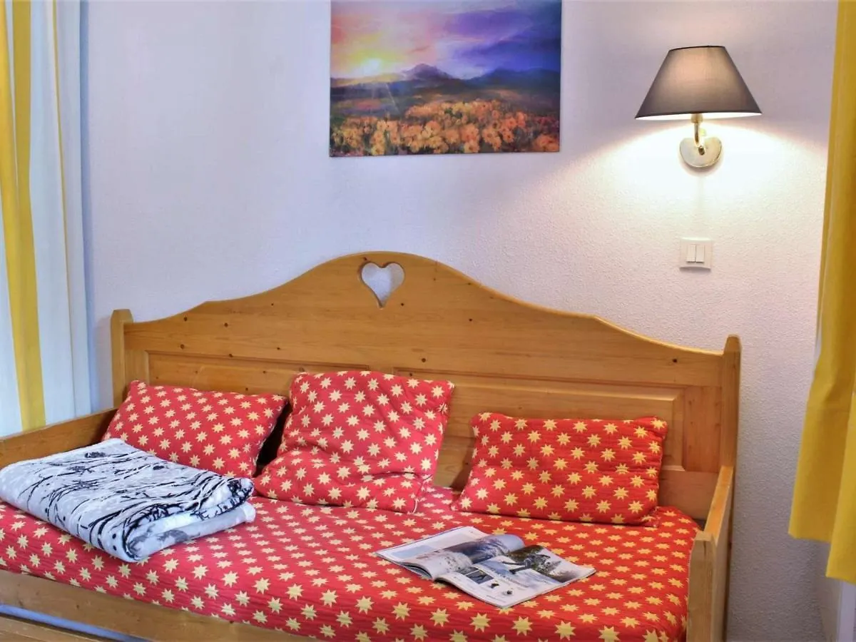 Studio Cabine 6 Pers A Risoul 1850, Skis Aux Pieds, Balcon Sud, Proche Navette Gratuite - Fr-1-330-544 0*,  France